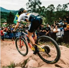  ?? Foto: Staronphot­o ?? Für Mountainbi­kerin Leonie Daubermann ging es beim Weltcup-rennen in Brasilien nach zwei Defekten bergab.