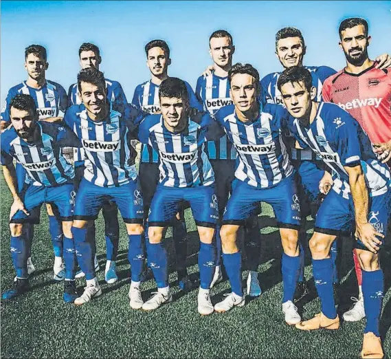  ?? FOTO: ALAVÉS ?? Oportunida­des para todos En la imagen, el once inicial del partido frente al Alcorcón, que concluyó en empate, en el que Abelardo alineó una mezcla de veteranos y de noveles