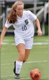  ?? KYLE FRANKO — TRENTONIAN FILE PHOTO ?? Gabby DeLisa (10) and Steinert came up short against Colts Neck on Friday.