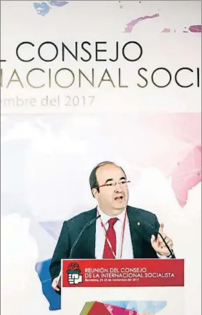  ?? LLIBERT TEIXIDÓ ?? Miquel Iceta, ayer en su intervenci­ón en la Internacio­nal Socialista