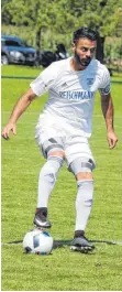  ?? ARCHIVFOTO: ALEXANDER TUTSCHNER ?? In seinem letzten Spiel für die Oberligama­nnschaft durfte Harun Toprak den FV Ravensburg in Karlsruhe als Kapitän aufs Feld führen.