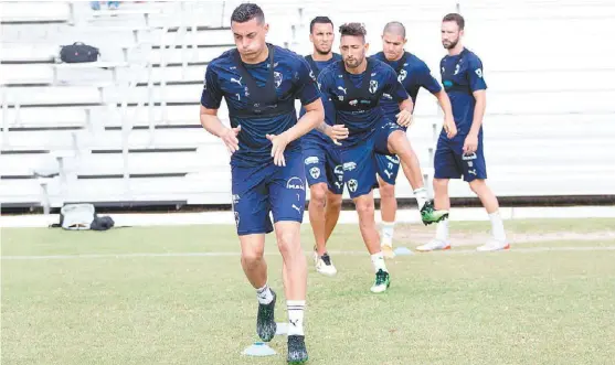  ?? CORTESÍA CLUB MONTERREY ?? Rogelio Funes Mori, en primer plano, en las prácticas de ayer de Rayados.