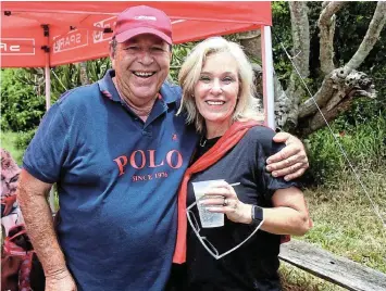  ?? Picture: SUE MACLENNAN ?? SEAGULL SUPPORTERS: Owners of Rosehill SuperSPAR, Nemato SPAR and Sunshine Coast SPAR Craig and Lesley Theunissen at the Kenton Seagull Regatta on December 30. The nonprofit event raises funds for charities and SPAR was one of the sponsors.