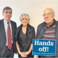 ??  ?? David Rutley (left), met with Moira Harris, and her husband Dr Andrew Harris