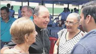  ?? Fotos: Diócesis de Vitoria ?? Monseñor Elizalde durante un encuentro con agentes de pastoral