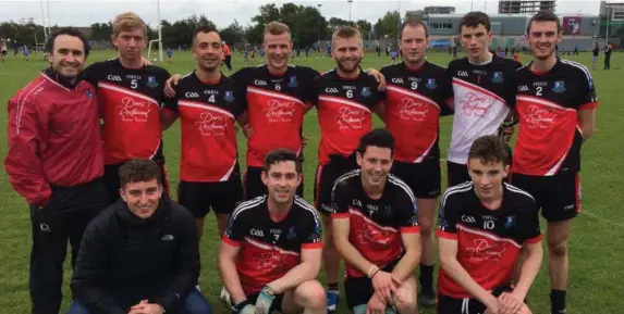  ??  ?? The Drumcliffe/Rosses Point team which competed in last weekend’s VW Kilmacud All-Ireland sevens in Dublin: Back row: Kevin Dufficy, Seán Power, Neil Ewing (C), Niall Collery, Jamie Gillen, Kevin Davey, Ronan McCormack, Jude McGarry. Front row: Mark...