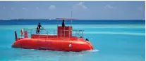  ??  ?? Best Dives’ semi-submarine in Emboodhoo Lagoon