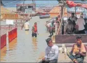  ??  ?? An inundated ghat in Varanasi on Friday.
RAJESH KUMAR/HT PHOTO