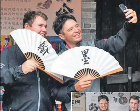  ??  ?? Robert and Ewen take a selfie during their Chinese culture tour in Foshan. Photos: Richard Castka/Sportpixgo­lf.com