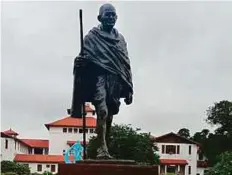  ??  ?? A group of academics have called for a statue of Gandhi on the grounds of the University of Ghana to be taken down.