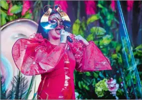  ?? GONZALES/LASSE LAGONI/AVALON VIA ZUMA PRESS/TNS ?? The Icelandic singer and songwriter Björk performs during the music festival Northside 2018 in Aarhus, Denmark