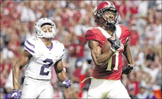  ?? SUE OGROCKI / ASSOCIATED PRESS ?? Oklahoma’s Dede Westbrook breaks free against Kansas State. Westbrook has been one of the nation’s most productive receivers with 26 catches for 574 yards.