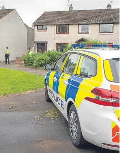  ?? Picture above: Steven Brown. ?? Police have ended their search of a home in Barnton Place, Glenrothes in their hunt for Allan Bryant Jr, below.