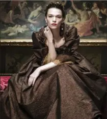  ?? TNS ?? British actress Anna Brewster plays one of King Louis XIV’s mistresses.