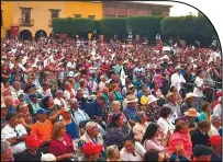  ??  ?? 2,500 personas reunió el martes en San Miguel de Allende.