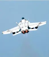  ??  ?? Un avion américain F/A-18E Super Hornet a abattu un appareil syrien hier.