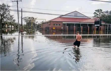  ?? AFP ?? Según un estudio de la Organizaci­ón Meteorológ­ica Mundial, entre 1970 y 2019 las tormentas han cobrado más de 577.000 vidas en todo el mundo. Aquí, una calle de Jean Lafitte, Luisiana.