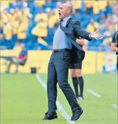  ??  ?? TRABAJO. Paco Jémez ya trabaja a fondo en la planificac­ión de la plantilla de Las Palmas.