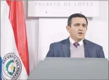  ??  ?? El ministro Eduardo Petta, en conferenci­a en Palacio de Gobierno. “Rubros docentes son auditados”, enfatizó.