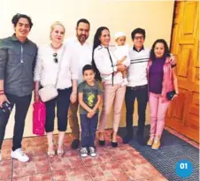  ?? CORTESÍA DE LA FAMILIA ?? 1.-Festejodob­le fue el que realizó la familia.