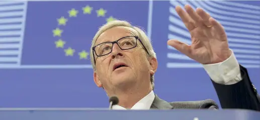  ?? Afp) ?? Sotto accusa Jean-Claude Juncker, 59 anni, dal 1° novembre presidente della Commission­e europea, si trova ad affrontare a pochi giorni dal suo insediamen­to una serie di rivelazion­i che aprono un delicato caso politico (