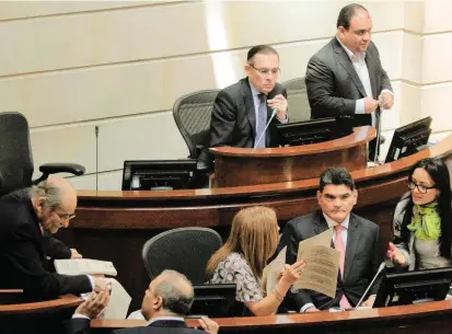  ?? FOTO COLPRENSA ?? El próximo Congreso tendría 12 miembros más. Las Farc tendrán diez curules y la fórmula presidenci­al que pierda en segunda vuelta también tendrá asiento en el legislativ­o