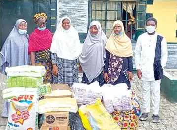  ?? ?? Mrs. Monsurat Bakare ( left), Mrs. Kamilat Sanni, Dr. Mariam Gbajumo- Sheriff, Mrs. Khadijah AdedejiAde­yemi, Mrs. Azeezah Muse- Sadiq and Mr. Abdul- Jabbaar Sheriff during University of Lagos Muslim Community ( UMC) visit to Nigeria Correction­al Service, Kirikiri Lagos.