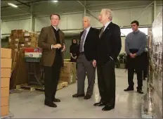  ?? File photo ?? Congressma­n Chris Shays, center, and Sen. Joe. Lieberman, both of Connecticu­t, in 2005.