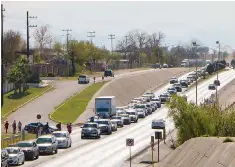 Filas de kilómetros para cruzar de Piedras Negras a Eagle Pass ...