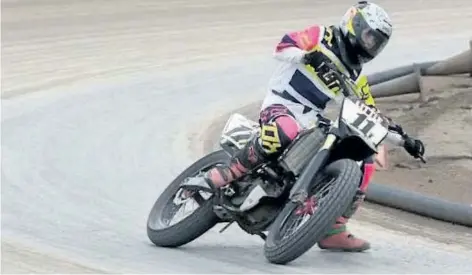  ?? DAVE JOHNSON/POSTMEDIA NEWS ?? Welland’s Taia Little, shown in an open practice in this file photo, is competing in two divisions in her first full season racing motorcycle­s at Welland County Speedway.