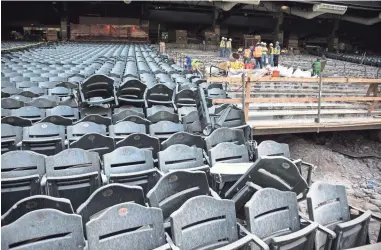  ?? PHOTOS BY NICK OZA/THE REPUBLIC ?? Steel beams and concrete are being replaced at Chase Field in downtown Phoenix.