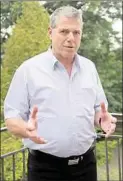  ??  ?? Befürchtet Nachteile für Sachsens Agrarbetri­ebe: Manfred Uhlemann (60), Hauptgesch­äftsführer des Landesbaue­rnverbande­s.