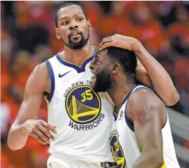  ?? FOTO: AP ?? Kevin Durant y Draymond Green