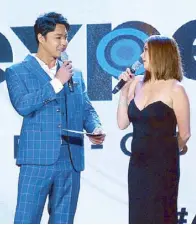  ??  ?? The tandem of Zanjoe Marudo and Angelica Panganiban, stars of debuts on the ABS-CBN trade event stage Play House,