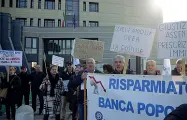  ?? Irrisolto ?? SIt-in dei risparmiat­ori sulle azioni azzerate Bpvi