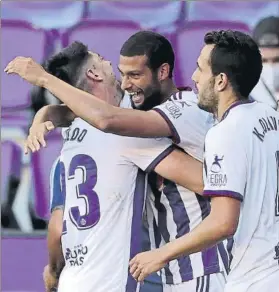  ??  ?? El jugador del Valladolid, Joaquín Fernández, firmó el tanto de la victoria en el José Zorrilla