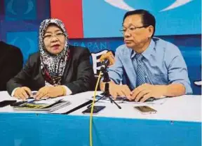  ?? [FOTO KANDAU SIDI/BH] ?? Dr Rosnah dan Yu Keng pada sidang media di Miri, kelmarin.