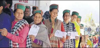  ?? HT PHOTO ?? Women queuing up to vote in Shimla on Thursday. Ironically, the number of women candidates in the fray is just 6%