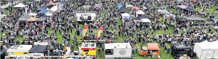  ?? PHOTOS: PETER MCINTOSH ?? More than 6000 thirsty beer enthusiast­s sampled brews at the Dunedin Craft Beer and Food Festival.