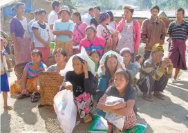  ??  ?? Refugiados Kachin en el campamento Je Yang IDP, el más grande y cercano a Laiza, Myanmar.