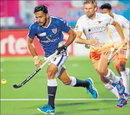  ?? HT ?? Dabang Mumbai dragflicke­r Harmanpree­t Singh in action against Kalinga Lancers during the HIL final in Chandigarh on Sunday.