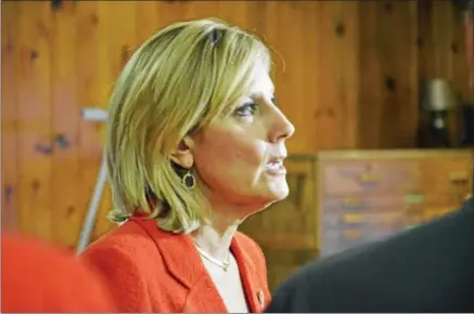  ?? JOHN BREWER — ONEIDA DAILY DISPATCH ?? Assemblywo­man Claudia Tenney R-22speaks to members of the media following the manufactur­ing roundtable discussion at Revere Copper in Rome on Tuesday.