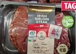  ?? ?? TAGGED Extra security deemed necessary: Meat in SuperValu Aylesbury Shopping Centre Tallaght, left