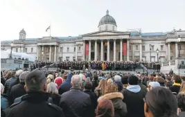  ?? JOEL FORD/AGENCE FRANCE-PRESSE VIA GETTY IMAGES ?? Londoners held a vigil Thursday in solidarity with victims of theWednesd­ay attack.