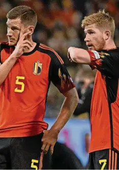  ?? IMAGO ?? Vertonghen (l.) und De Bruyne: Krach statt Fussballza­uber.