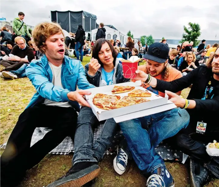  ?? SIV DOLMEN (ARKIV) ?? I 2008 spiste Casiokids pizza og spilte konsert på Øyafestiva­len. Her represente­rt ved Ketil Kinden Endresen (fra v.), Omar Johnsen, Fredrik Vogsborg og Einar Olsson.