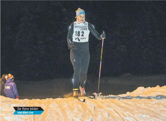  ?? ALLE FOTO: MORTEN SKIFJELD ?? STERK INNSATS: Nora Svenningse­n på vei over brua på Jarseng i fin stil. Nå satser den målbeviste jenta mot paralympic­s.