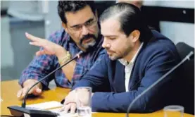  ?? JOSÉ CORDERO. ?? Bolaños y compañía tienen la fe de comerse el tamalito en casa.