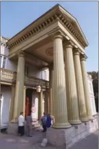  ??  ?? The imposing pillars of Dundurn’s entrance, in 1997.