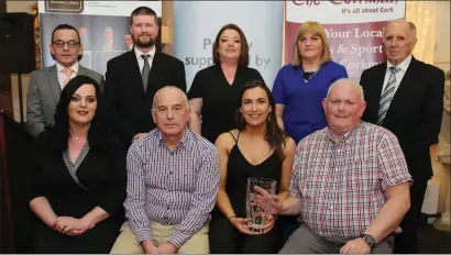  ??  ?? Bríd O’Sullivan presenting the Community Award to Ger Sheehan, Shenan O’Mahony, Teresa Street, John Lee and Frank Trim of Doneraile, Buttevant, Mallow First Responders with committee member Chris Tanner, Pat Whelan of Munster Labels and Siobhan Murphy, General Manager at The Corkman.